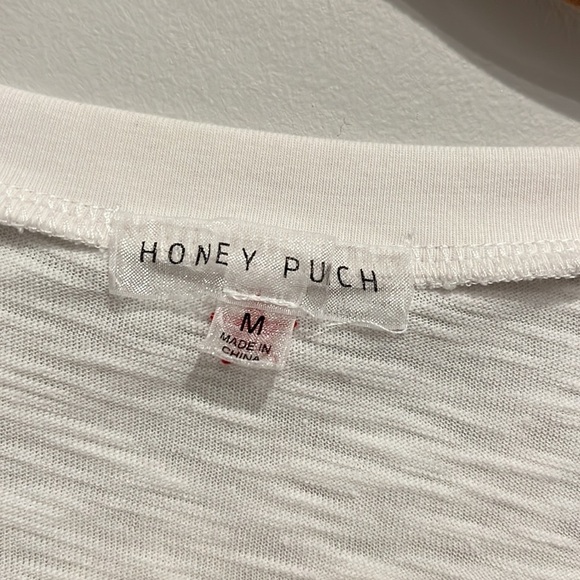 HONEYPUNCH Embroidered Stars V-neck T-shirt - Picture 2 of 5